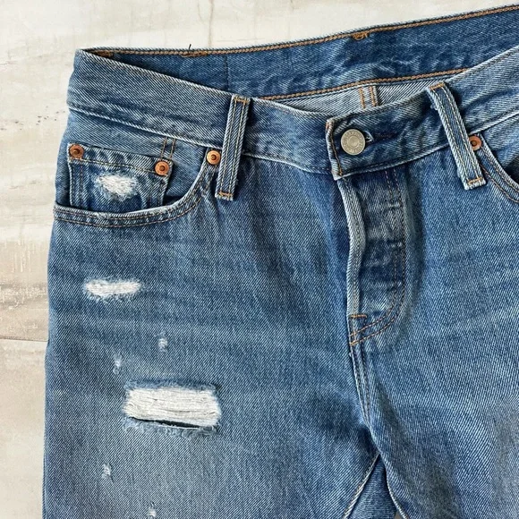 LEVI’S JEAN - Picture 5 of 6